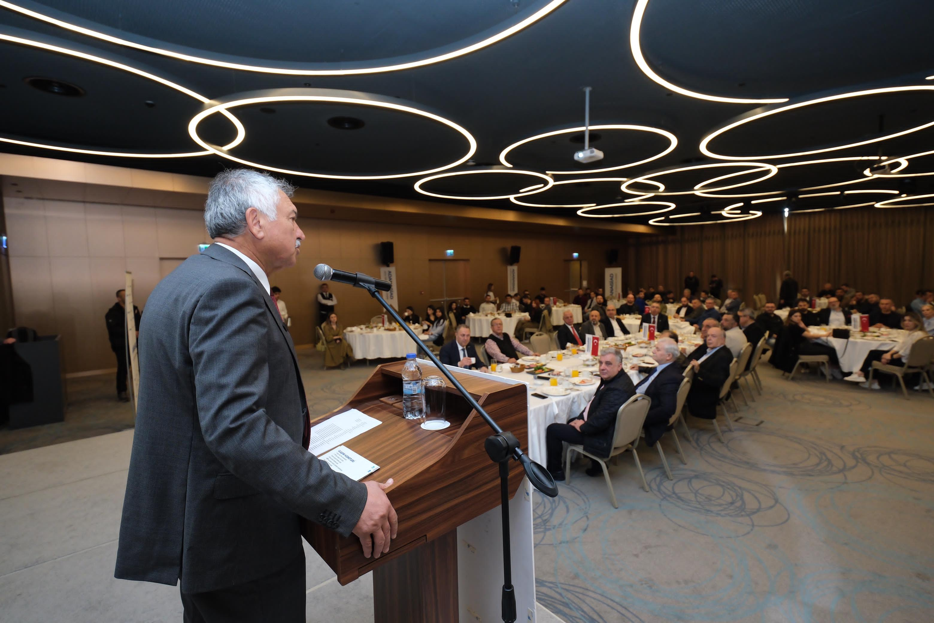 Başkan Zeydan Karalar AGİAD üyeleriyle bir araya geldi