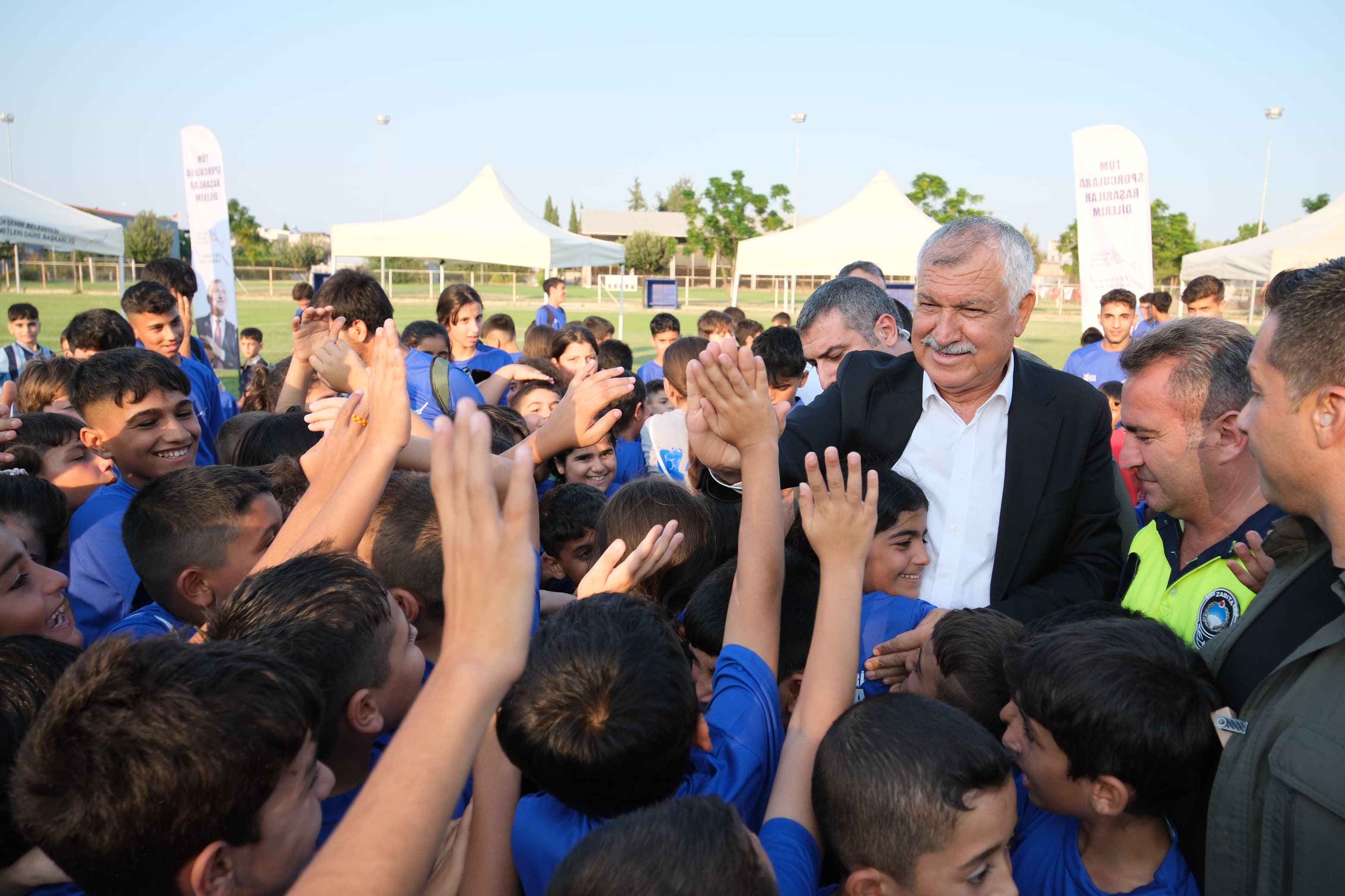 ﻿Büyükşehir Seyhan Yaz Spor Okulları açıldı