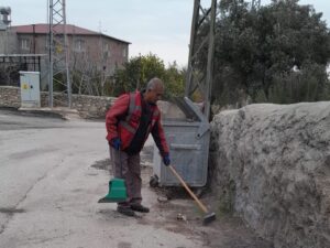 ﻿Ceyhan Belediyesi’nden Kırsal Mahallelere Temizlik Seferberliği