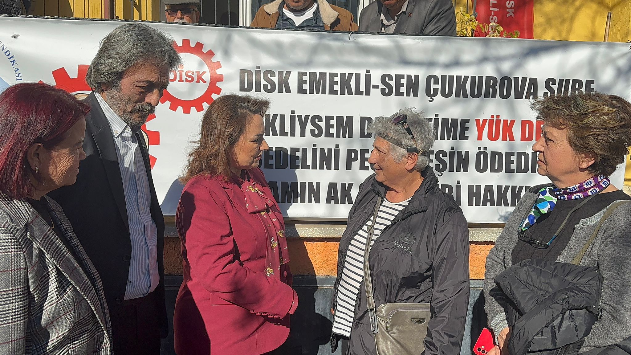 “Emekliler, emeklemeye başladı”